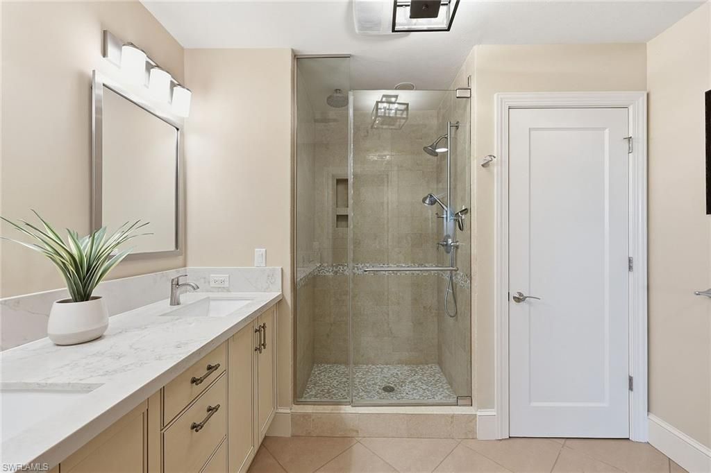 9123 Strada Pl, Unit 7207, Naples, FL 34108 Photo