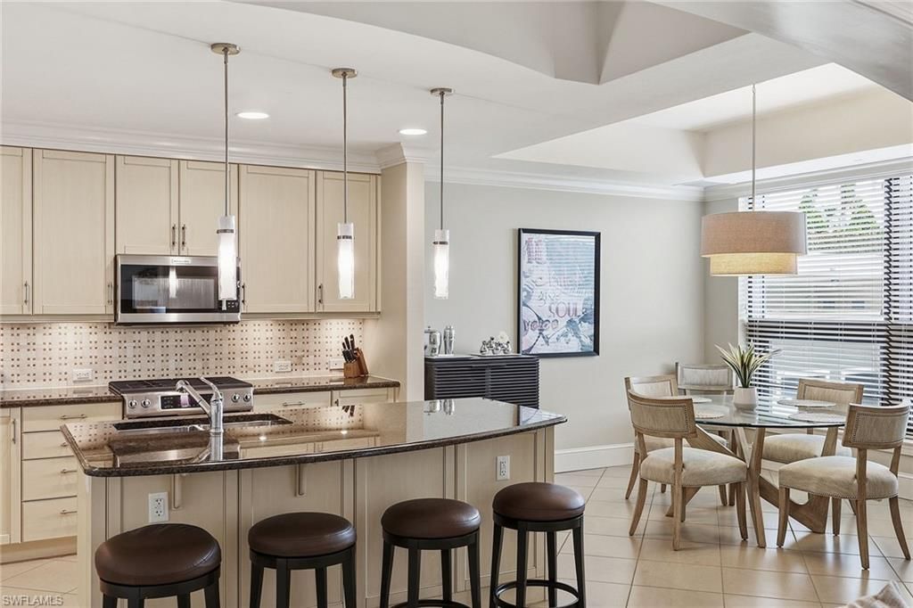 9123 Strada Pl, Unit 7207, Naples, FL 34108 Photo