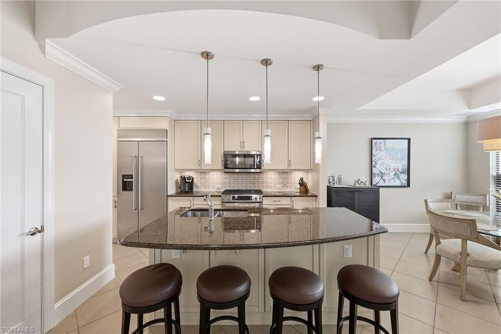 9123 Strada Pl, Unit 7207, Naples, FL 34108 Photo