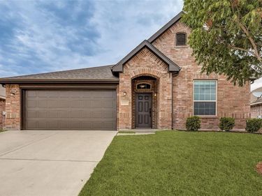 6516 Chalk River Drive, Fort Worth, TX 76179