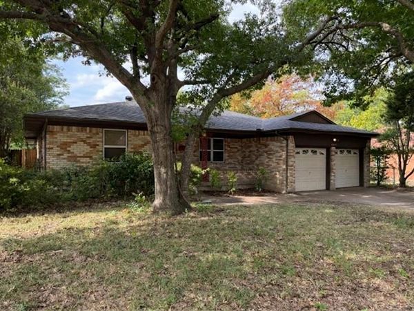 814 Sequoia Drive , Lancaster, TX 75146