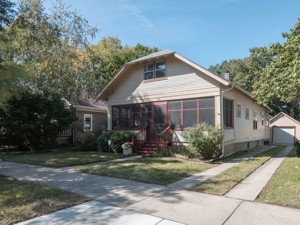 843 Pearl Street , Aurora, IL 60505