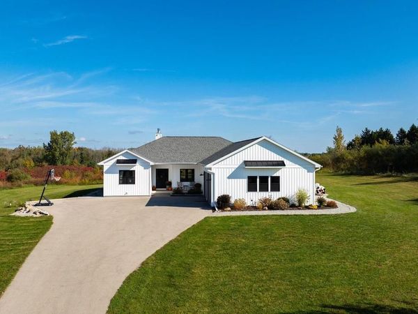 W10190 RIDGE ROAD, Hortonville, WI 54944