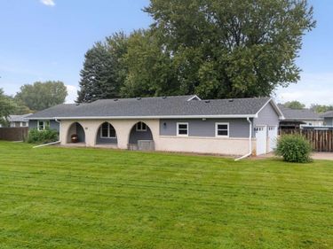 2450 N Ridge Road, Fremont, NE 68025