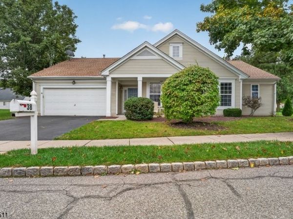 38 Victoria Dr, White, NJ 07823