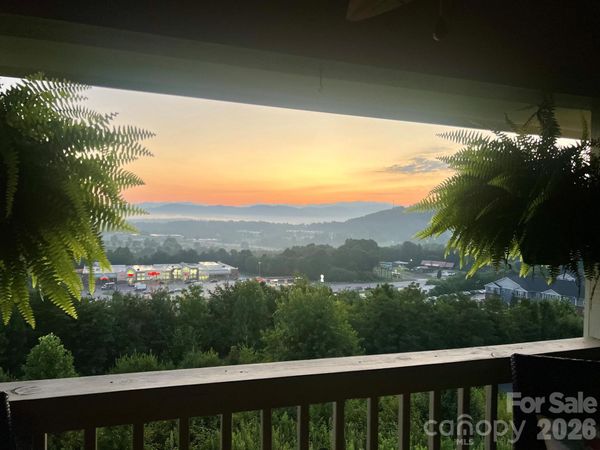 55 Rotunda Circle, Unit 1403, Asheville, NC 28806