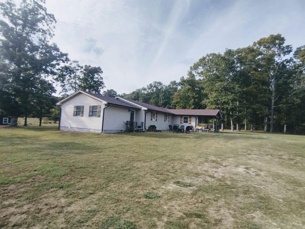 586 Ridge Rd , Mountain View, AR 72560