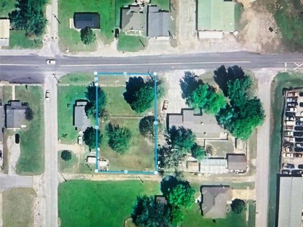 210 E Chestnut Street, Coweta, OK 74429