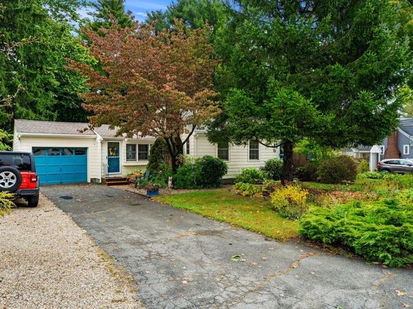 14 Ortins Rd, Hamilton, MA 01982