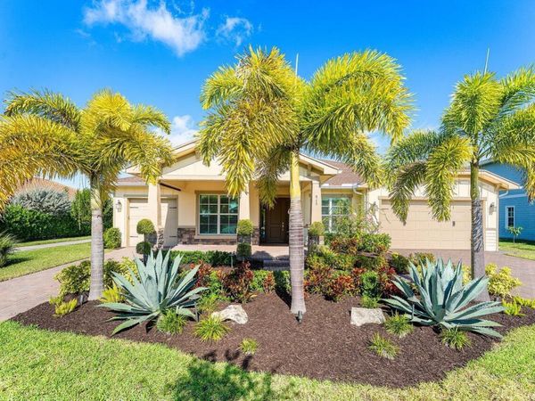 940 Hookline Circle, Loxahatchee, FL 33470