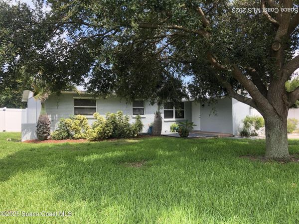 2046 Sea Avenue , Indialantic, FL 32903