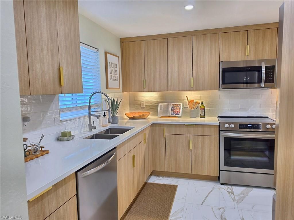 760 Waterford Dr , Unit 102, Naples, FL 34113 Photo