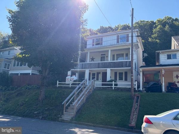 421 E RAILROAD STREET , NESQUEHONING, PA 18240