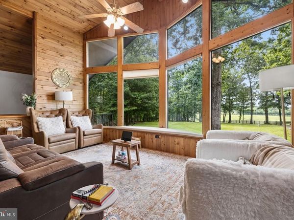 10904 MANLEY ROAD, NOKESVILLE, VA 20181