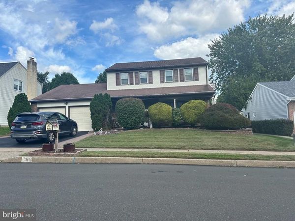 6 GREENWAY CIRCLE, FAIRLESS HILLS, PA 19030