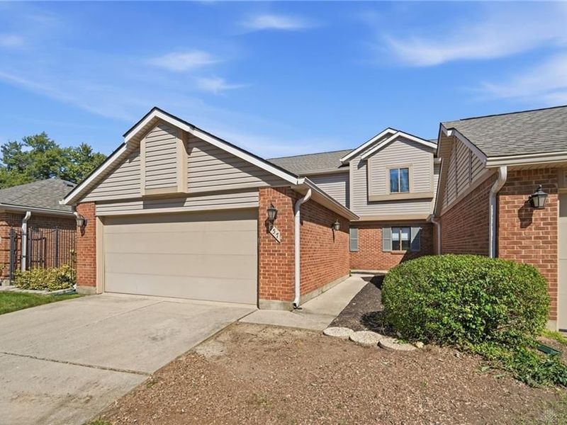 757 Hidden Circle, Washington Township, OH 45458 Photo 2