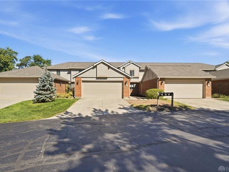 757 Hidden Circle, Washington Township, OH 45458 Photo 3