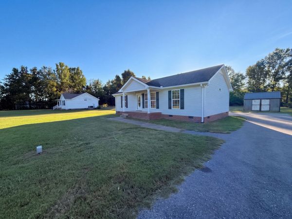 205 Woods Rd , Portland, TN 37148