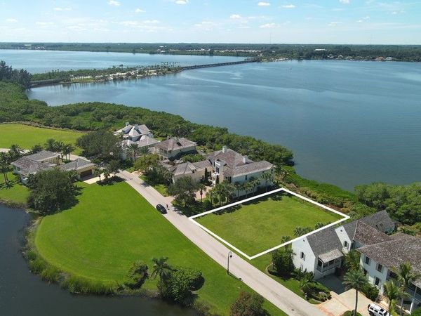 9265 W Marsh Island Drive , Vero Beach, FL 32963