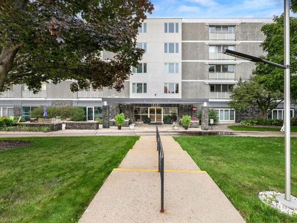 6450 York Avenue S, Unit 501, Edina, MN 55435