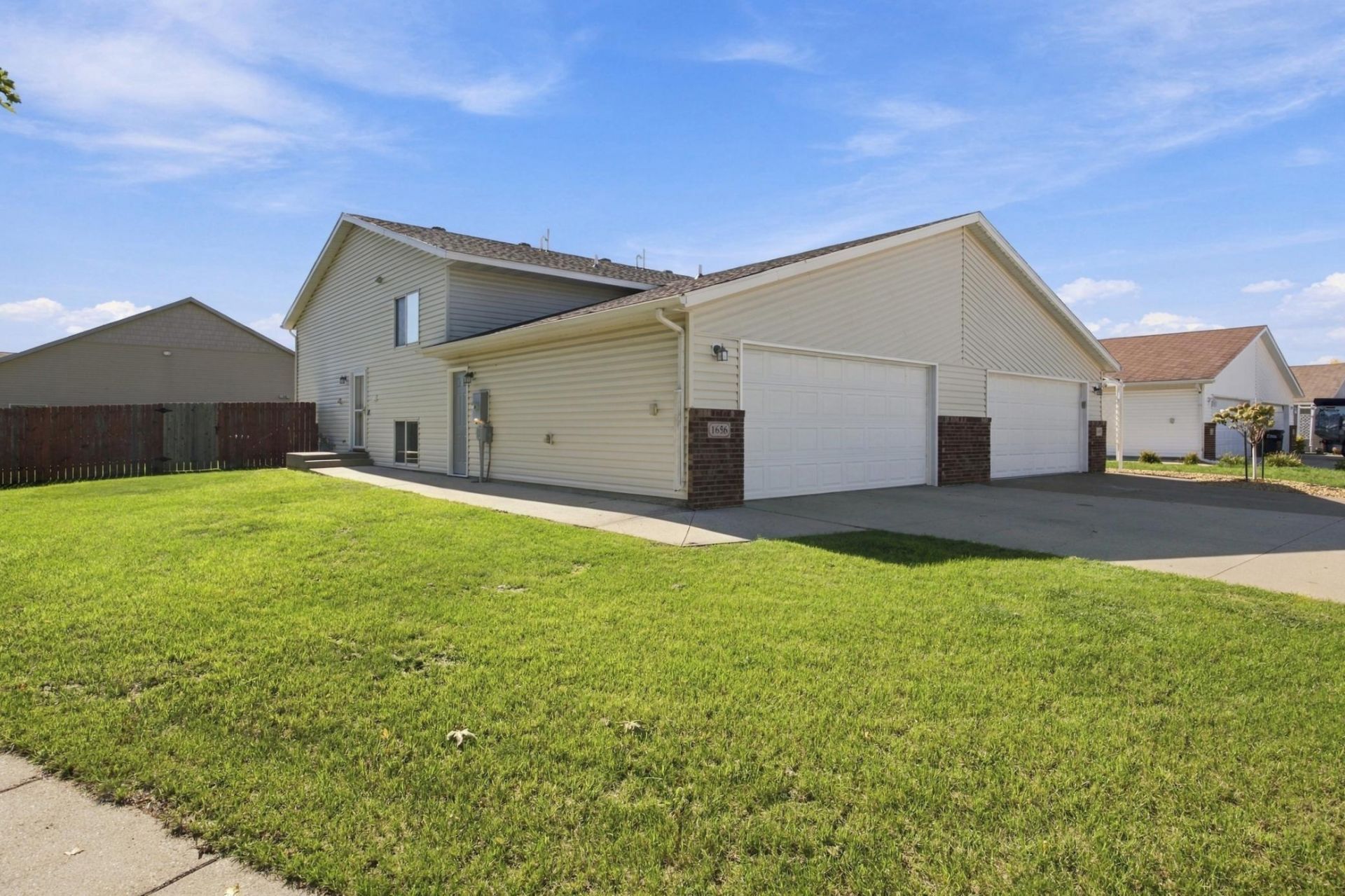 1656 6 Street W, West Fargo, ND 58078 Main Photo