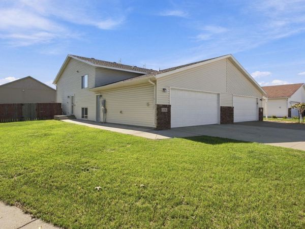 1656 6 Street W, West Fargo, ND 58078