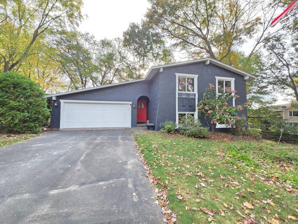 4174 Oakcrest Drive, Vadnais Heights, MN 55127