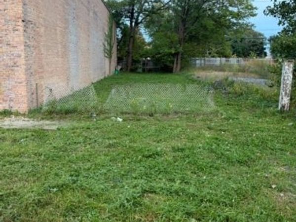 4943 S Shields Avenue , Chicago, IL 60609