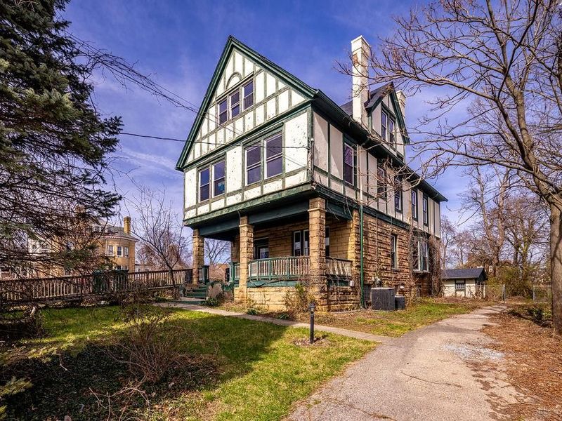 990 Burton Avenue, Cincinnati, OH 45229 Photo 1