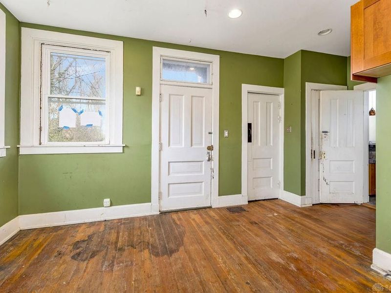 990 Burton Avenue, Cincinnati, OH 45229 Photo 17