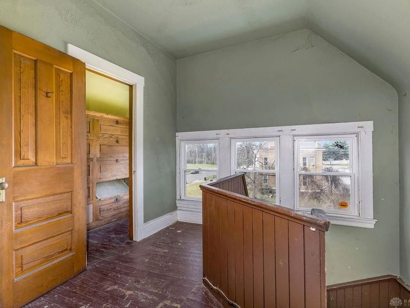 990 Burton Avenue, Cincinnati, OH 45229 Photo 28