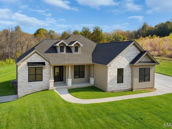 10 Hidden Hills Road, Washington, MO 63090
