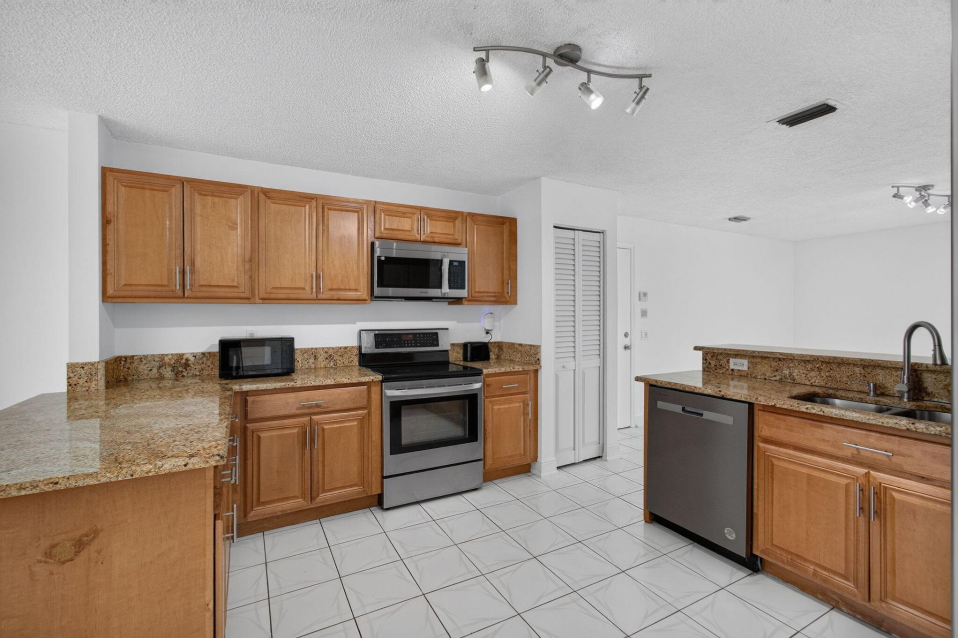 10621 Wheelhouse Circle, Boca Raton, FL 33428 Photo