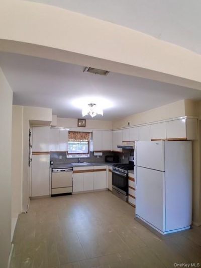 37 Acorn Place , Lynbrook, NY 11563 Main Photo
