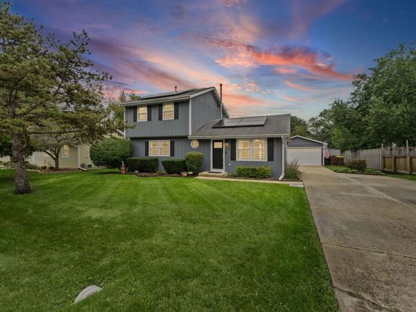 5216 palm Street , McHenry, IL 60051