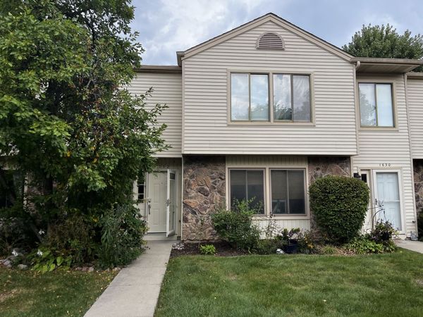 1632 Vermont Drive , Unit 4-2, Elk Grove Village, IL 60007