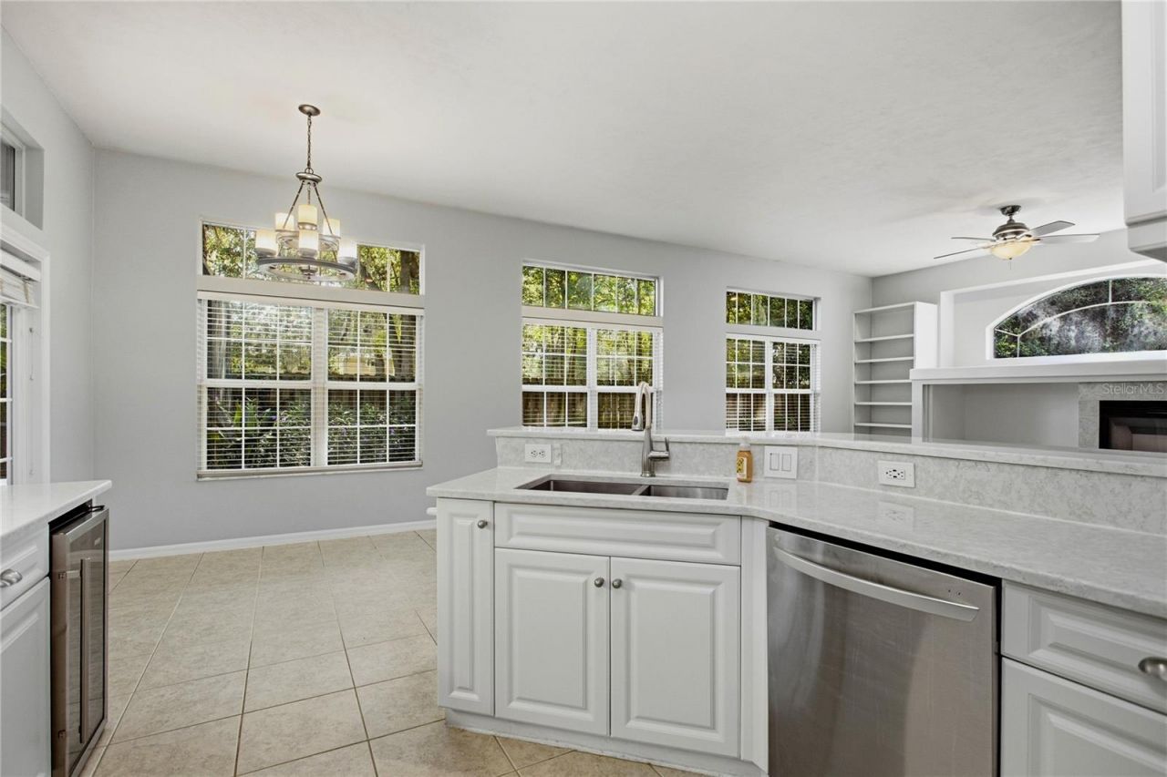 915 SW 86th Way , Gainesville, FL 32607 Photo