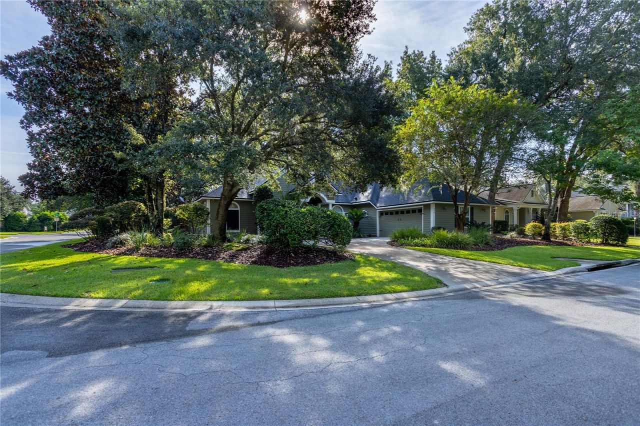 915 SW 86th Way, Gainesville, FL 32607 Photo