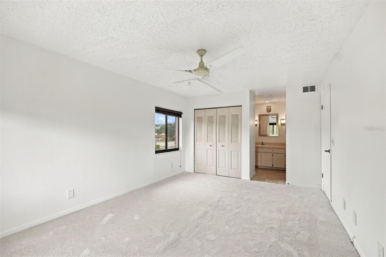 729 83rd Avenue N, Unit 204, Saint Petersburg, FL 33702 Photo