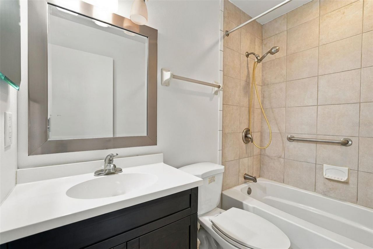 729 83rd Avenue N, Unit 204, Saint Petersburg, FL 33702 Photo