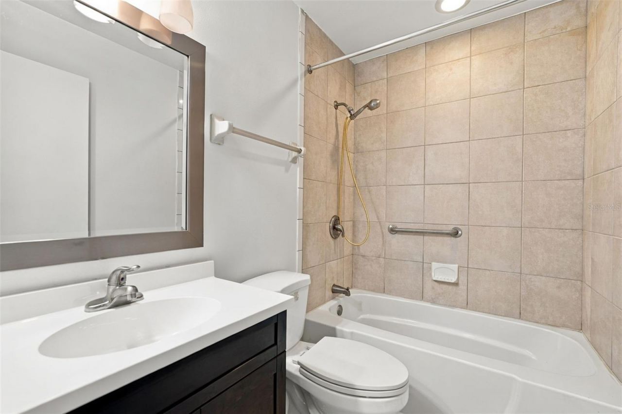729 83rd Avenue N, Unit 204, Saint Petersburg, FL 33702 Photo