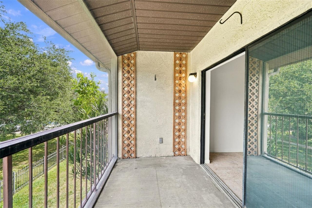 729 83rd Avenue N, Unit 204, Saint Petersburg, FL 33702 Photo