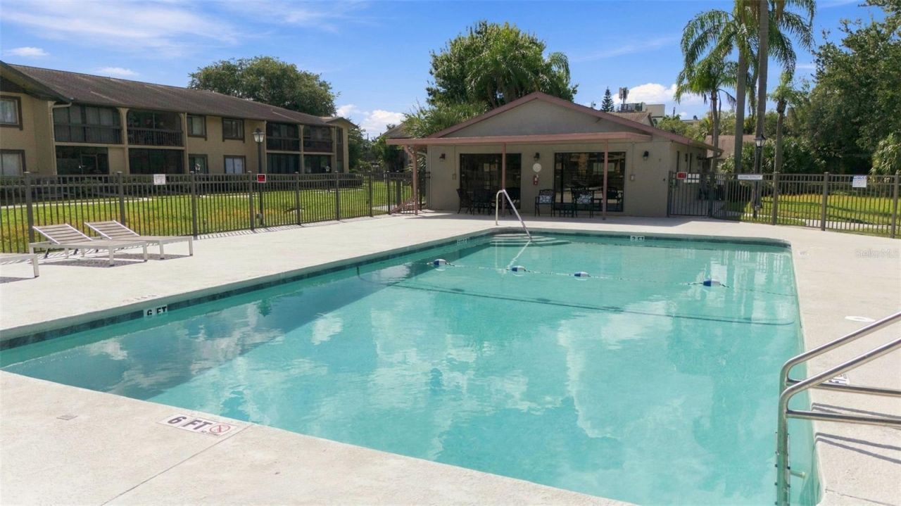 729 83rd Avenue N, Unit 204, Saint Petersburg, FL 33702 Photo