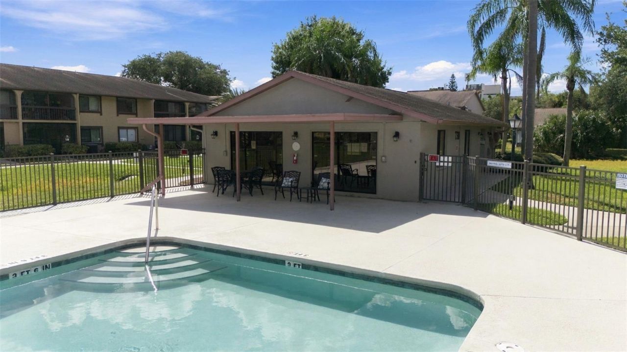 729 83rd Avenue N, Unit 204, Saint Petersburg, FL 33702 Photo