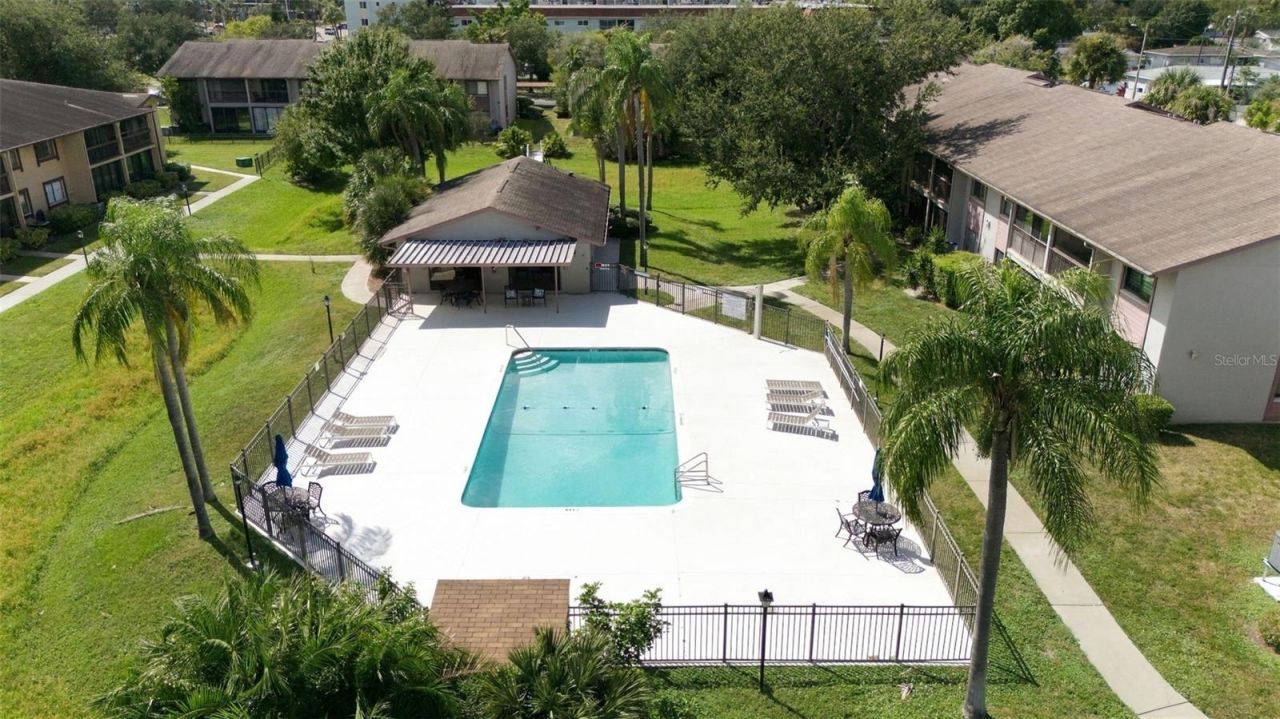 729 83rd Avenue N, Unit 204, Saint Petersburg, FL 33702 Photo