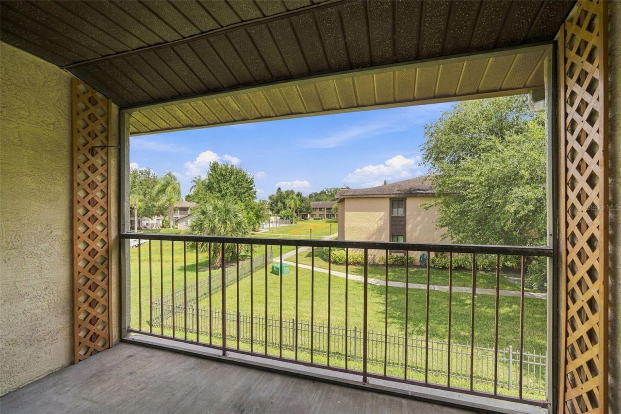 729 83rd Avenue N, Unit 204, Saint Petersburg, FL 33702 Photo