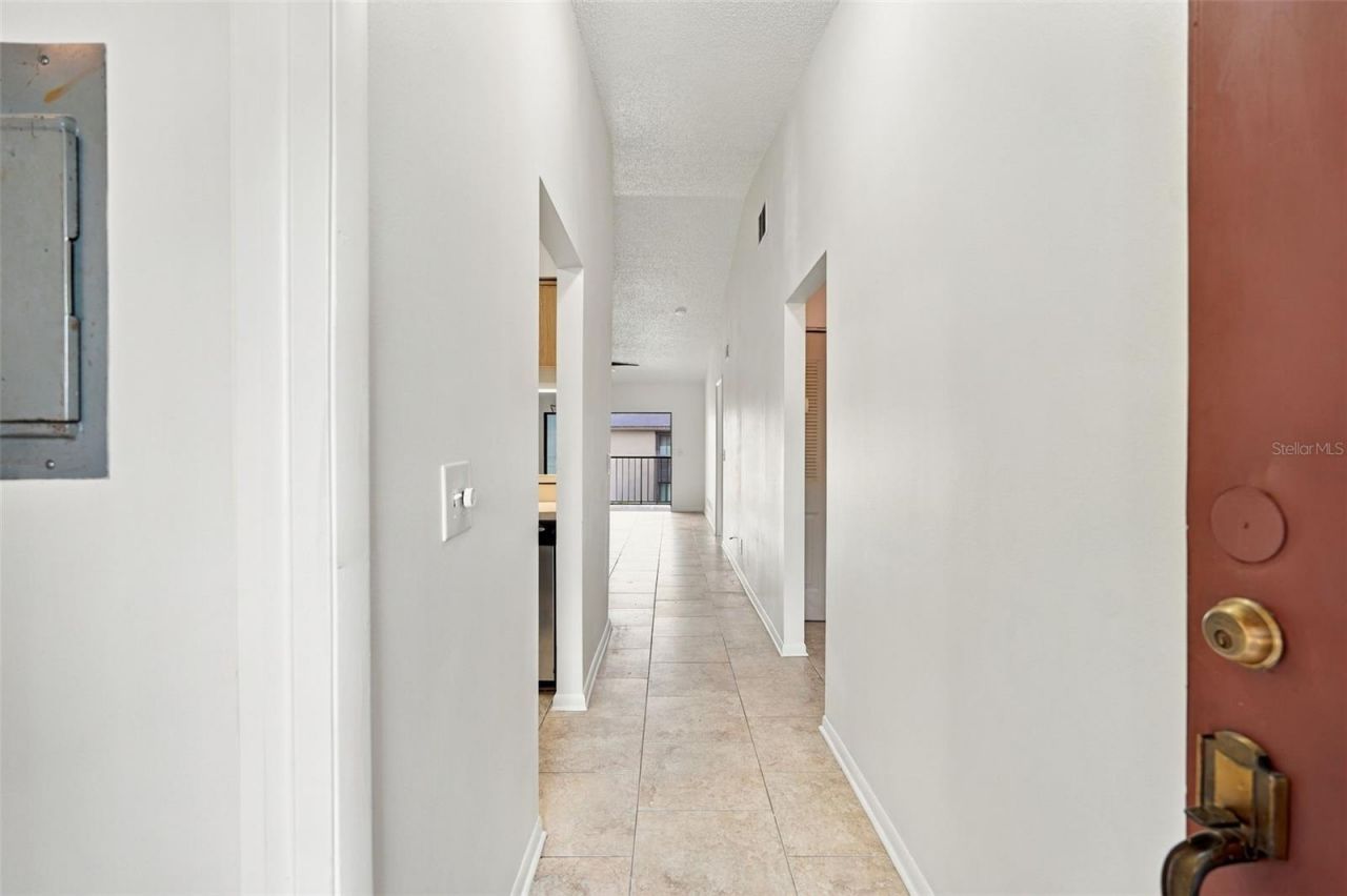 729 83rd Avenue N, Unit 204, Saint Petersburg, FL 33702 Photo