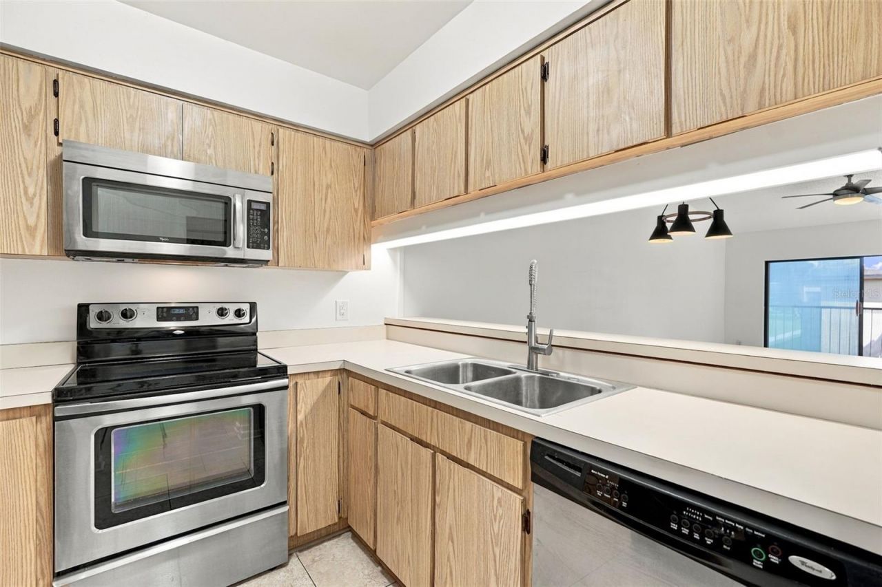 729 83rd Avenue N, Unit 204, Saint Petersburg, FL 33702 Photo