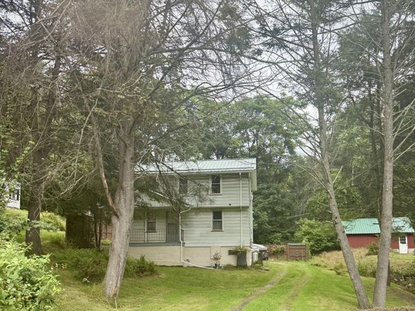 1 1/2 Cooper Hill Road, West Wyoming, PA 18644