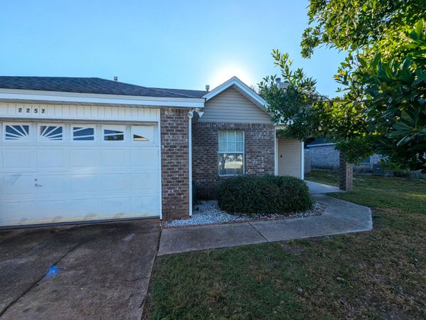 2257 Estate Circle, Navarre, FL 32566